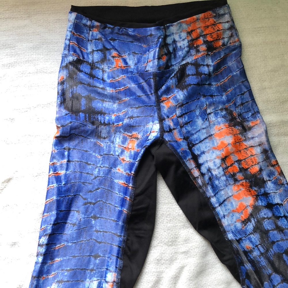 (EUC) Koral snakeskin print cropped leggings small - Picture 1 of 6